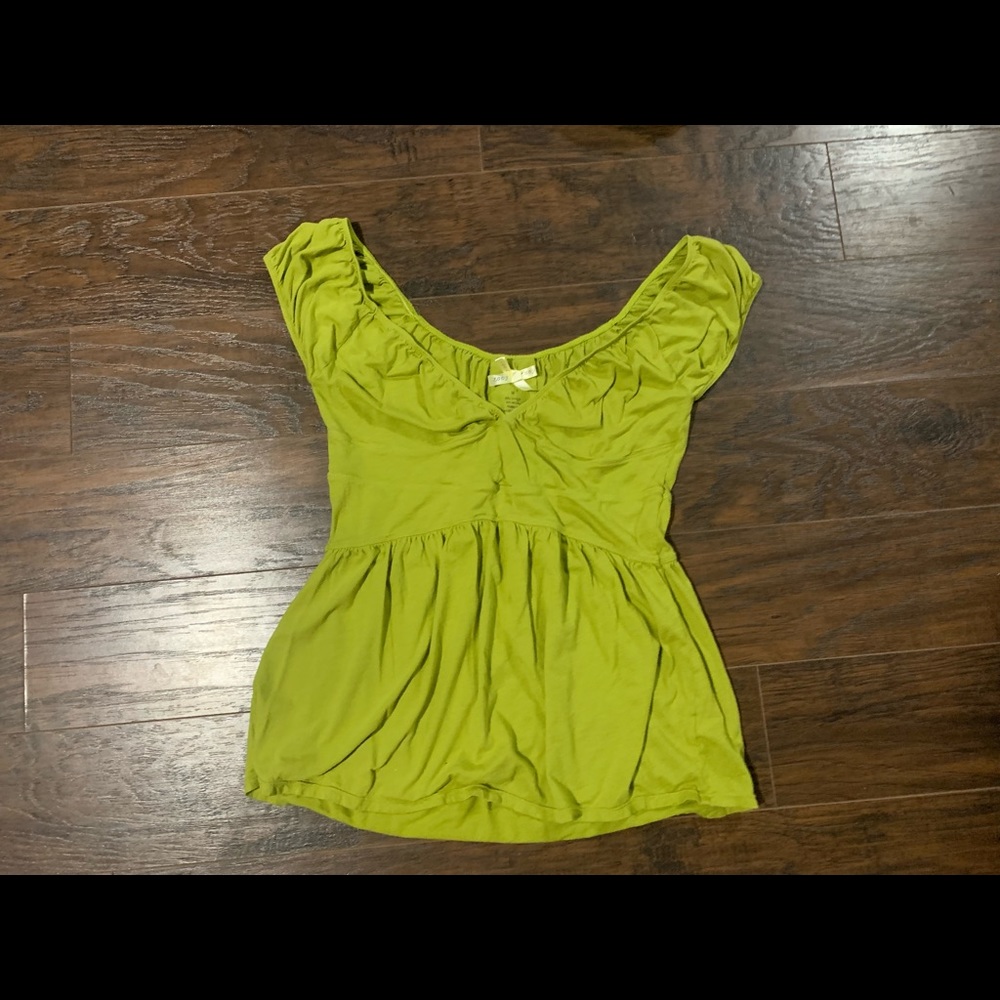 Zoey lime green capped sleeve top size medium